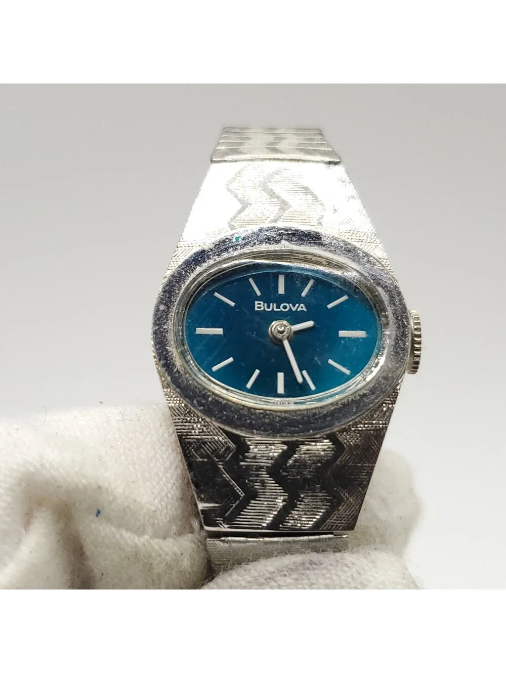 Vintage 1976 Bulova Womens 18mm Mechanical Blue Dial Watch Adjustable Running